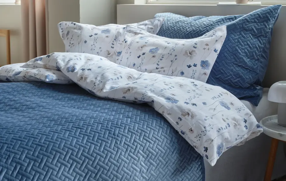 Produkter fra Princess. Blått og hvitt sengetøy.