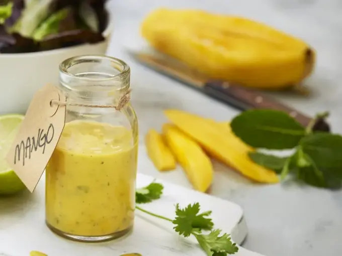 Mangodressing i glass