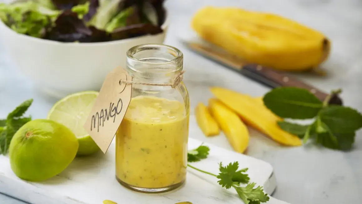 Mangodressing i glass