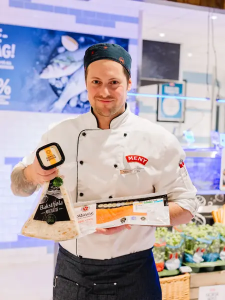 mann holder matvarer