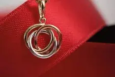 bjorklund smykke med tre ringer