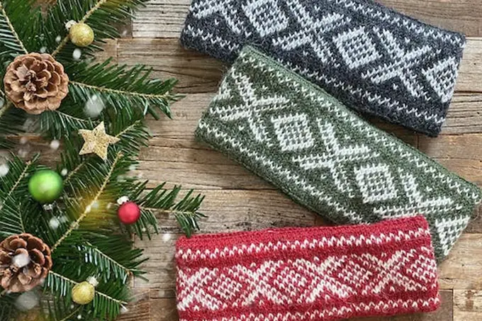 Tre pannebånd i ulike farger 