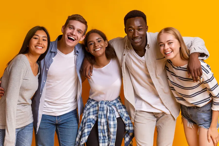 Gruppe med ungdommer