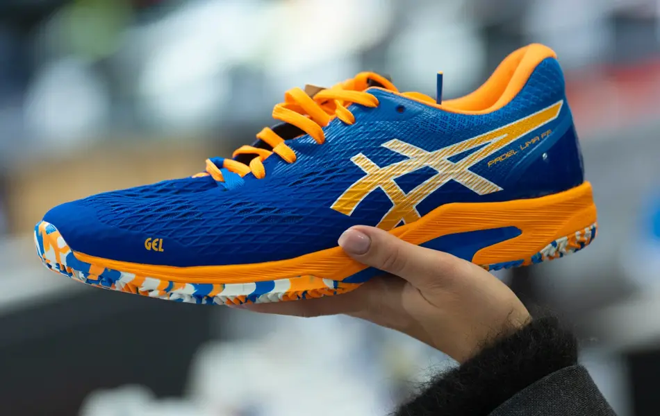 Treningstøy, gutt, jente, ute og inne trening og utstyr