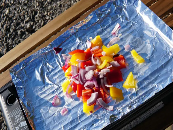 grønnsaker pakket i aluminiumsfolie