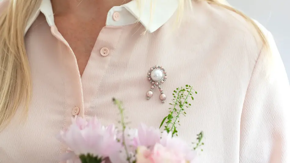 Rosa sløyfe pin 2024