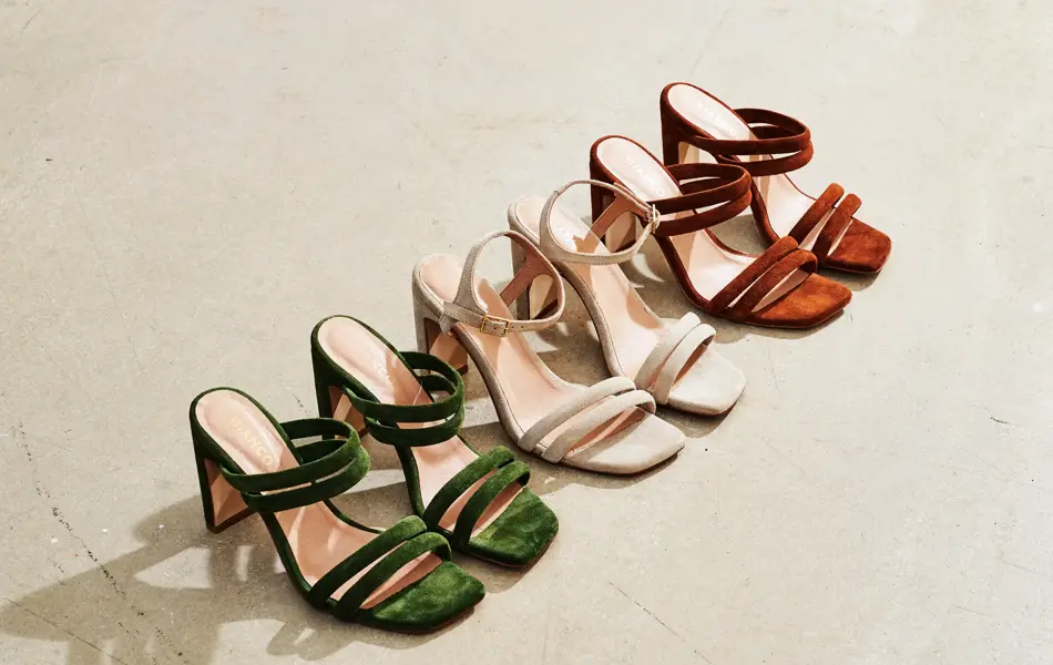 miljøbilde av 3 par høye hæler