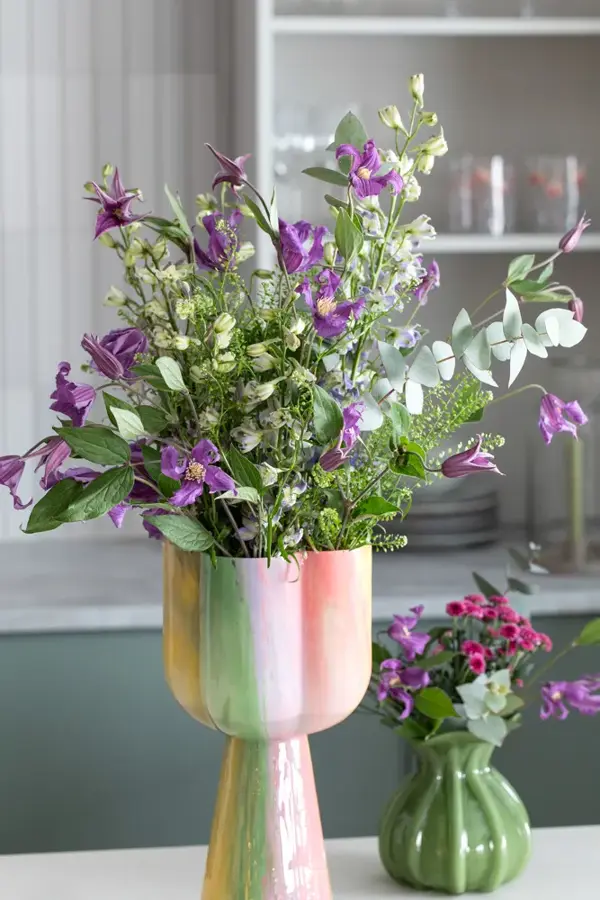 1_Bukett i Tutti vase og Flora vase