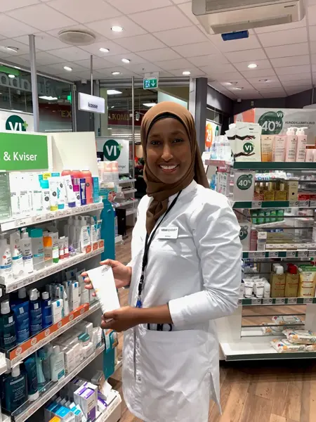 Farmasøyt viser kuldekrem