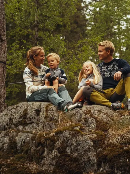 8. Stående – FISKING – 2.jpg