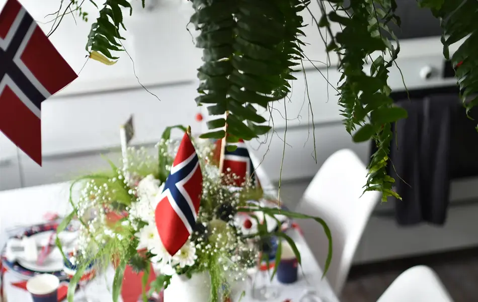 17 mai bordpynt og tallerkener fra Nille