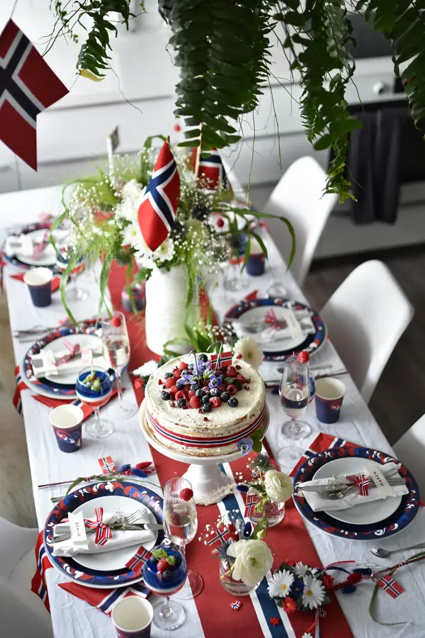 17 mai bordpynt og tallerkener fra Nille
