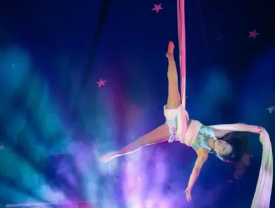 dame i tau på cirkus agora