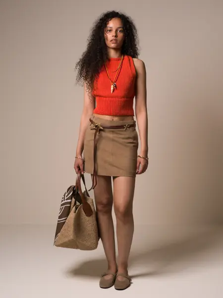 Skjørt The Vibe 2499 Strikket topp Zara 299 Smykke Zara 299 Sko Mango 799 Belte Zara 379 Veske The Vibe 2099 Skjerf 4Women 1900-2