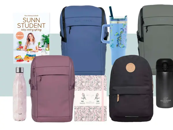 Sunn student bok, blå sekk, blå termokopp, grå sekk, rosa drikkeflaske, rosa sekk, notatbok, sort sekk, sort termos.
