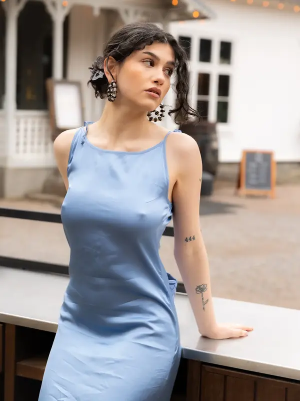 TS_Storo_artikkel_varens-festantrekk-til-dame