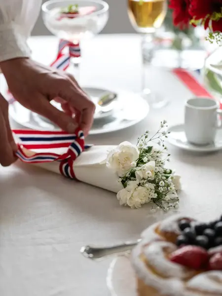Blomster til 17. mai fest fra Mester Grønn