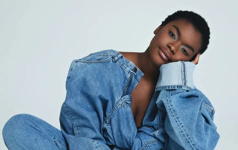 Carlings modeller med denim