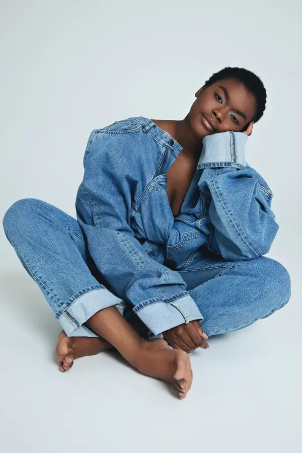 Carlings modeller med denim