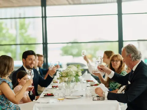 Rettigheter: ingen tidsbegrensning. Kan ikke brukes utendørsreklame.