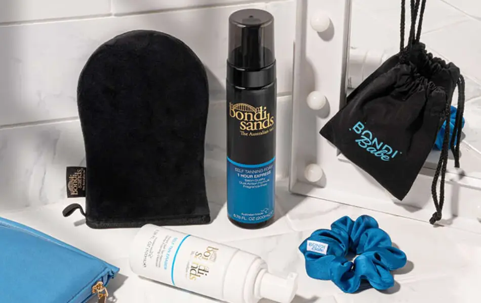 Selvbruningsprodukter på et badegulv