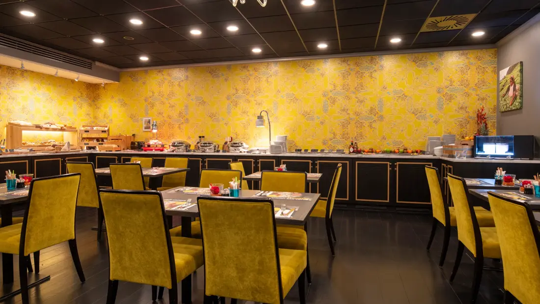 Thon_Hotel_Bristol_Stephanie_Breakfast()