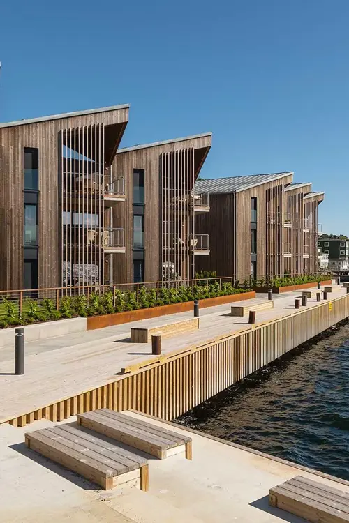 Bildet viser fasaden på boligprosjektet Lehmanns Brygge i Drøbak.
