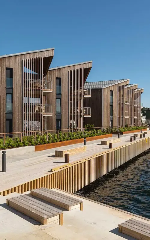 Bildet viser fasaden på boligprosjektet Lehmanns Brygge i Drøbak.