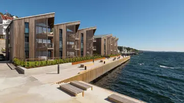 Bildet viser fasaden på boligprosjektet Lehmanns Brygge i Drøbak.