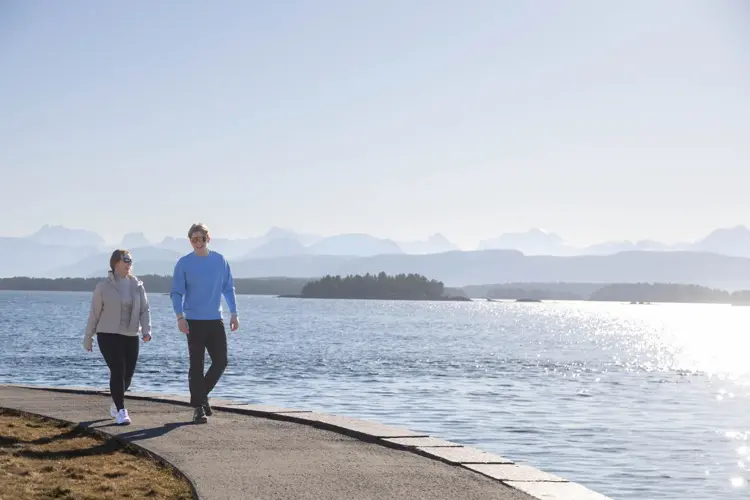 Vi har brukt Luggen, Hårfint og Vita til å style og sminke våre modeller – vi syns resultatet ble kjempeflott og håper dere liker det!