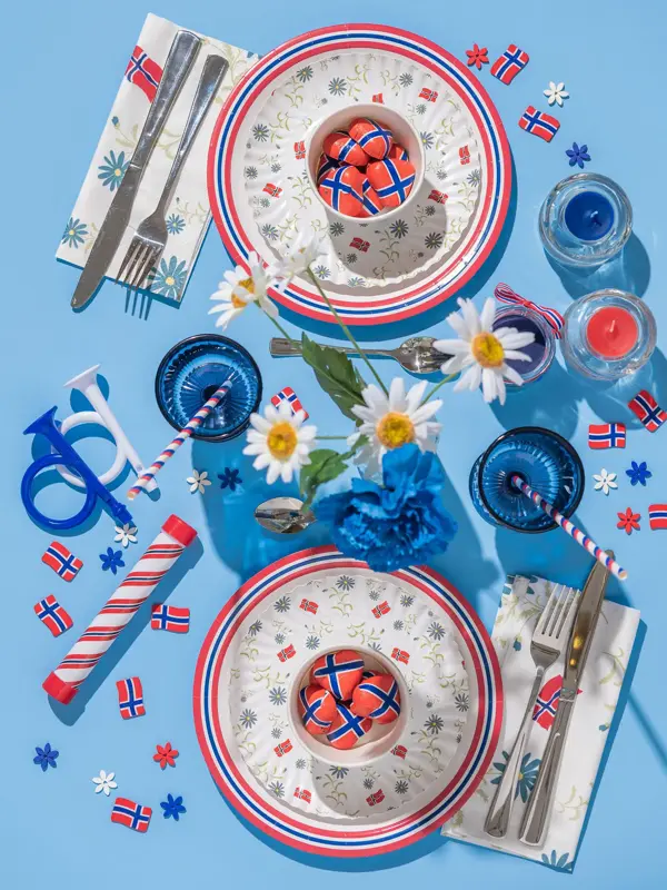 Tildekket bord til 17. mai