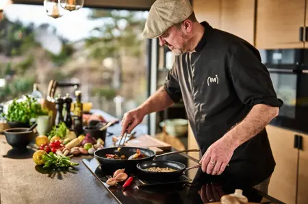 kitchn-modern-house-stekepannesett-uke02-3.2