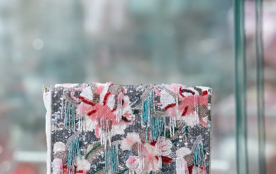 Mønstret clutchveske