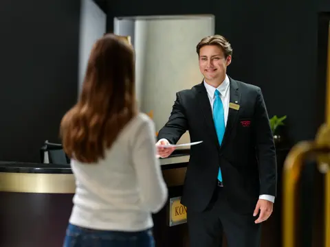 Fotoshoot av medarbeidere på Thon Hotels, på oppdrag av HR til rekruttering. Men kan brukes utover dette formål.