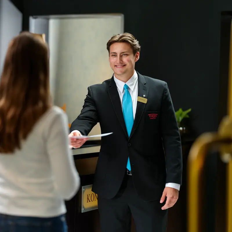 Fotoshoot av medarbeidere på Thon Hotels, på oppdrag av HR til rekruttering. Men kan brukes utover dette formål.