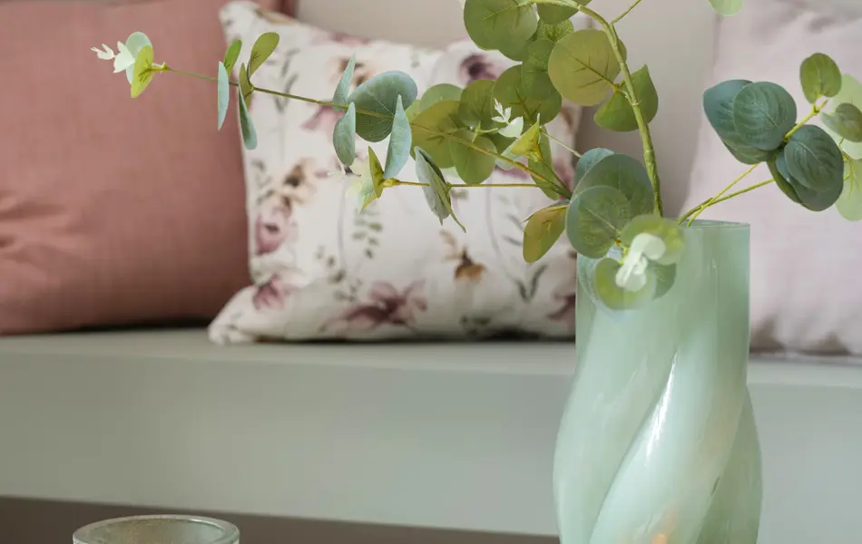 Produkter fra Princess. Rosa og grønne lyslykter. Grønn vase. 