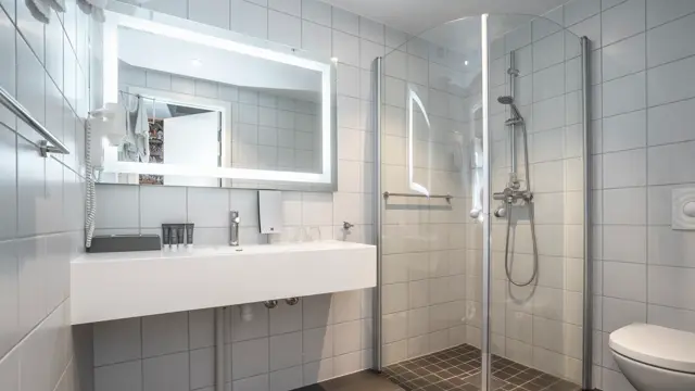 Thon_Hotel_Lofoten_Business_Bad