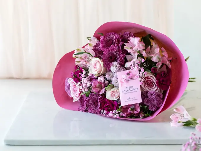 rosa sløyfe blomsterbukett