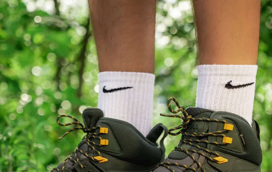 ben med hikingsko